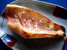 骨取り　赤魚の塩麹漬